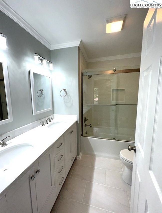 101 - 30 Village Rd, Townhouse with 2 bedrooms, 2 bathrooms and null parking in Roaring Gap NC | Image 10