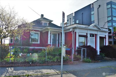 2000 14 Th Avenue S, House other with 4 bedrooms, 3 bathrooms and null parking in Seattle WA | Image 1