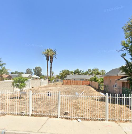 1331 Beale Ave, Bakersfield, CA, 93305 | Card Image