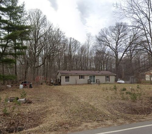 5786 Murphy Lake Rd, Millington, MI, 48746-8716 | Card Image