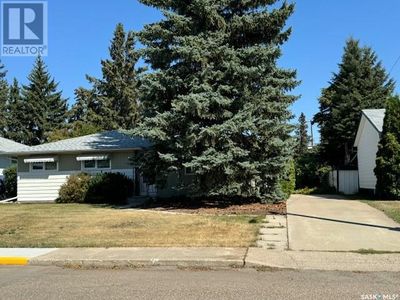 9031 16 Th Ave, House other with 3 bedrooms, 2 bathrooms and null parking in North Battleford SK | Image 2