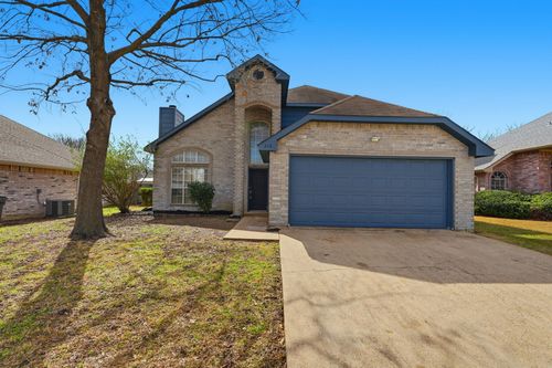 216 W Glen Meadow Dr, Glenn Heights, TX, 75154-1871 | Card Image