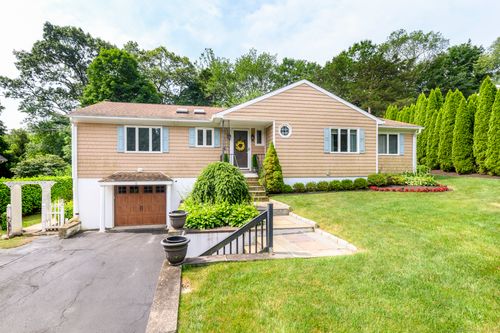 12 Jay Rd, Stamford, CT, 06905-1021 | Card Image