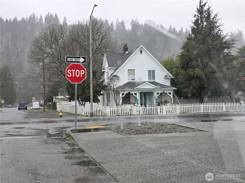 2701 Simpson Ave, Hoquiam, WA, 98550-2930 | Card Image