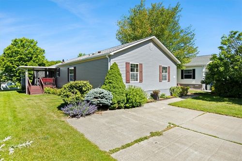 59 Robin Dr, Tiverton, RI, 02878-2393 | Card Image