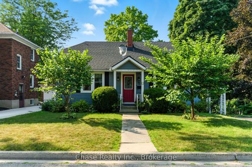 8 Groff St, Simcoe, ON, N3Y1R3 | Card Image