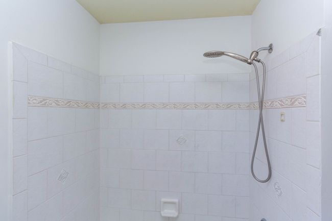 6173 Elarz Dr, Condo with 4 bedrooms, 3 bathrooms and null parking in Troy MI | Image 30