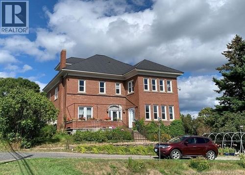 157 Renfrew St, Dalhousie, NB, E8C2H9 | Card Image