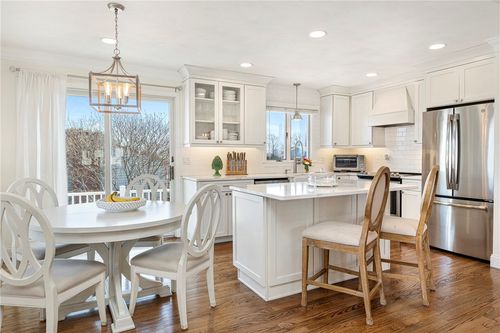 6 Jenkins St, Bristol, RI, 02809-4118 | Card Image
