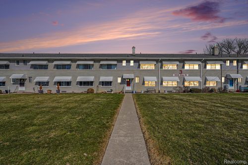 apt-40-5946 Alan Dr, Brighton, MI, 48116-8349 | Card Image