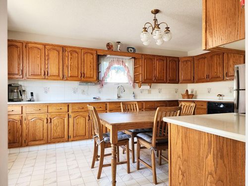 112 43 Ave W, Claresholm, AB, T0L0T0 | Card Image