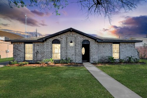 8011 La Roche Ln, Houston, TX, 77036-7301 | Card Image