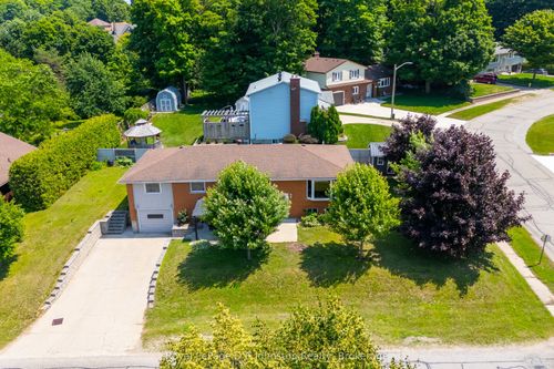415 Wellington St, Port Elgin, ON, N0H2C4 | Card Image