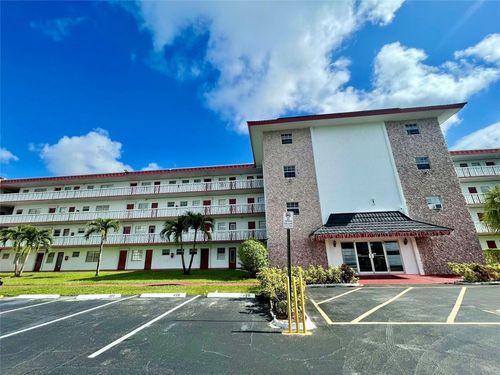 211-4140 Nw 44th Ave, Lauderdale Lakes, FL, 33319-4865 | Card Image