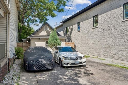 43 Whitfield Ave, Hamilton, ON, L8L4B5 | Card Image