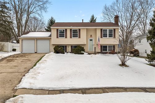 4704 Red Willow Rd, Stow, OH, 44224-1448 | Card Image