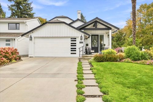 102 66 St, Delta, BC, V4L2E5 | Card Image