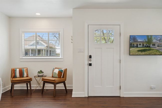 1213 S Church St, House other with 3 bedrooms, 2 bathrooms and 2 parking in Georgetown TX | Image 9