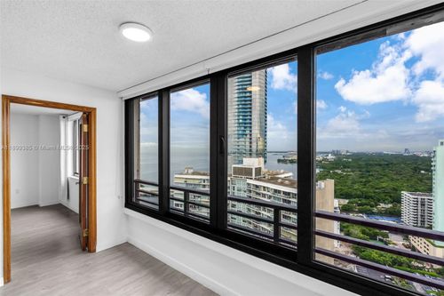 ph208-2333 Brickell Ave, Miami, FL, 33129-2435 | Card Image