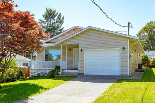 3234 Wetherby Rd, Saanich, BC, V8P4A2 | Card Image