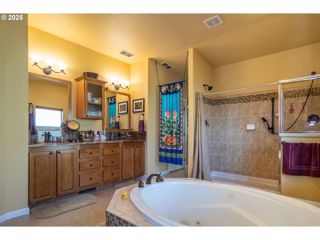 Bathroom, Attached | Image 16
