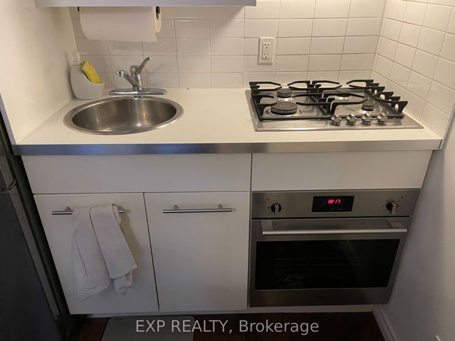 UNIT01 - 165 Euclid Ave, House other with 1 bedrooms, 1 bathrooms and null parking in Toronto ON | Image 5