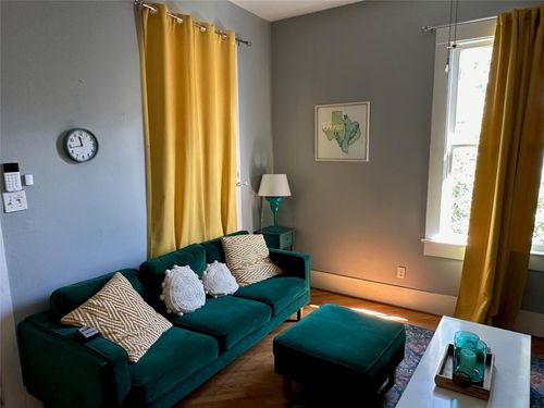 717 Church St, Galveston, TX, 77550-5212 | Card Image