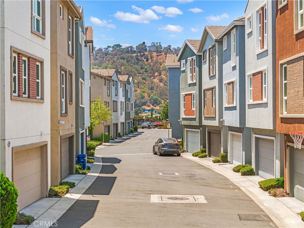 Residential Lease in Los Angeles 4