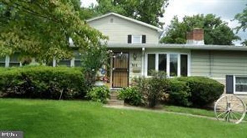 511 Malcolm Rd Nw, Vienna, VA, 22180-4124 | Card Image