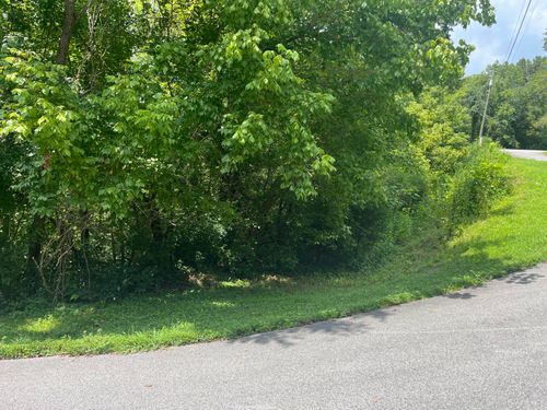 8 Indian Gap Cir, Sevierville, TN, 37876-0361 | Card Image