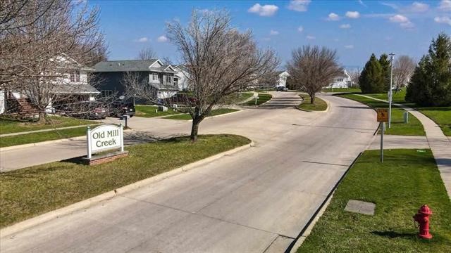 Beck Dr, Solon, IA 52333