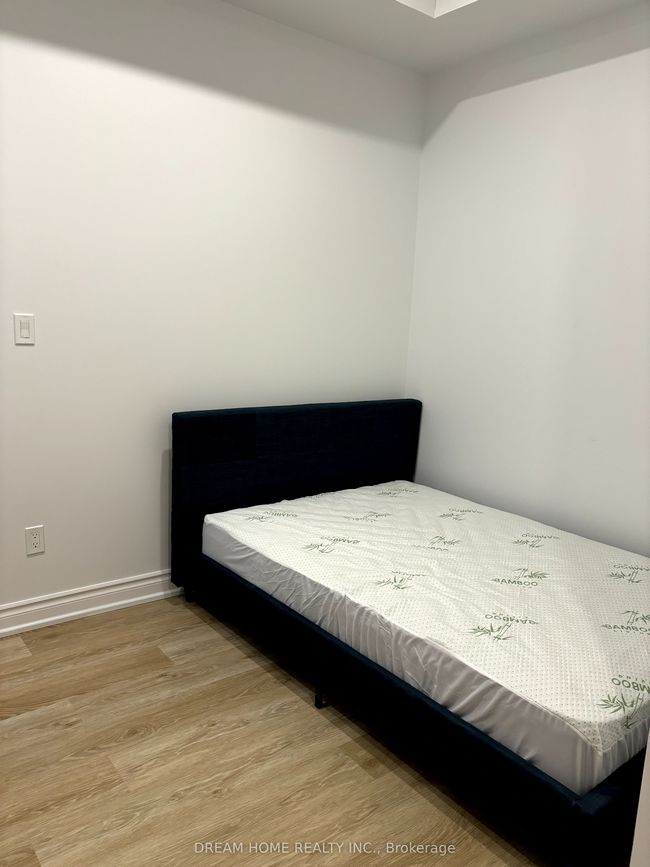 101 - 337 Mutual St, House attached with 1 bedrooms, 1 bathrooms and null parking in Toronto ON | Image 5