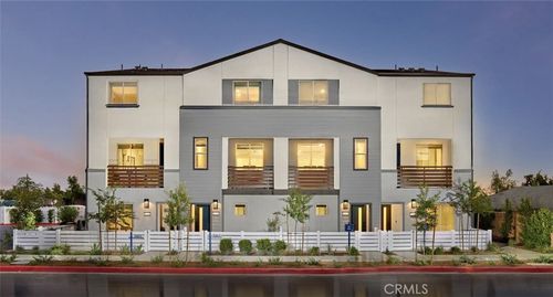 1320 W Oakcrest Paseo, Ontario, CA, 91762-7017 | Card Image