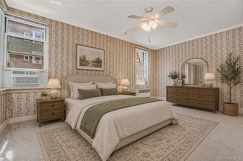 c43-112-20 72nd Dr, Forest Hills, NY, 11375-5654 | Card Image