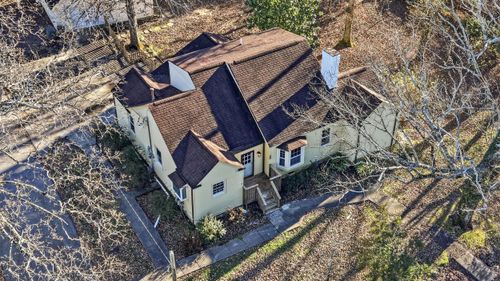 928 Ridgeway Ave, Signal Mountain, TN, 37377-3066 | Card Image