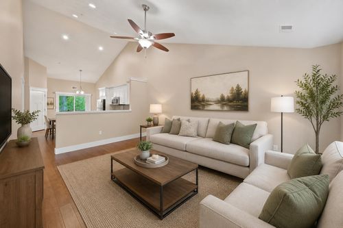 429 Munson Pl, Traverse City, MI, 49686-3063 | Card Image