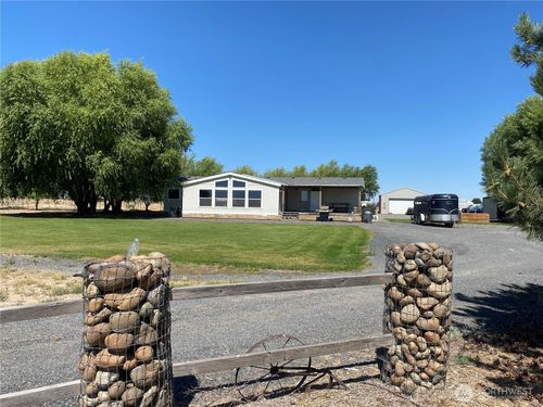 4820 Road 7.5 Ne, Moses Lake, WA, 98837-9399 | Card Image