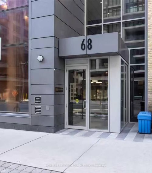 608-68 Shuter St, Toronto, ON, M5B0B4 | Card Image