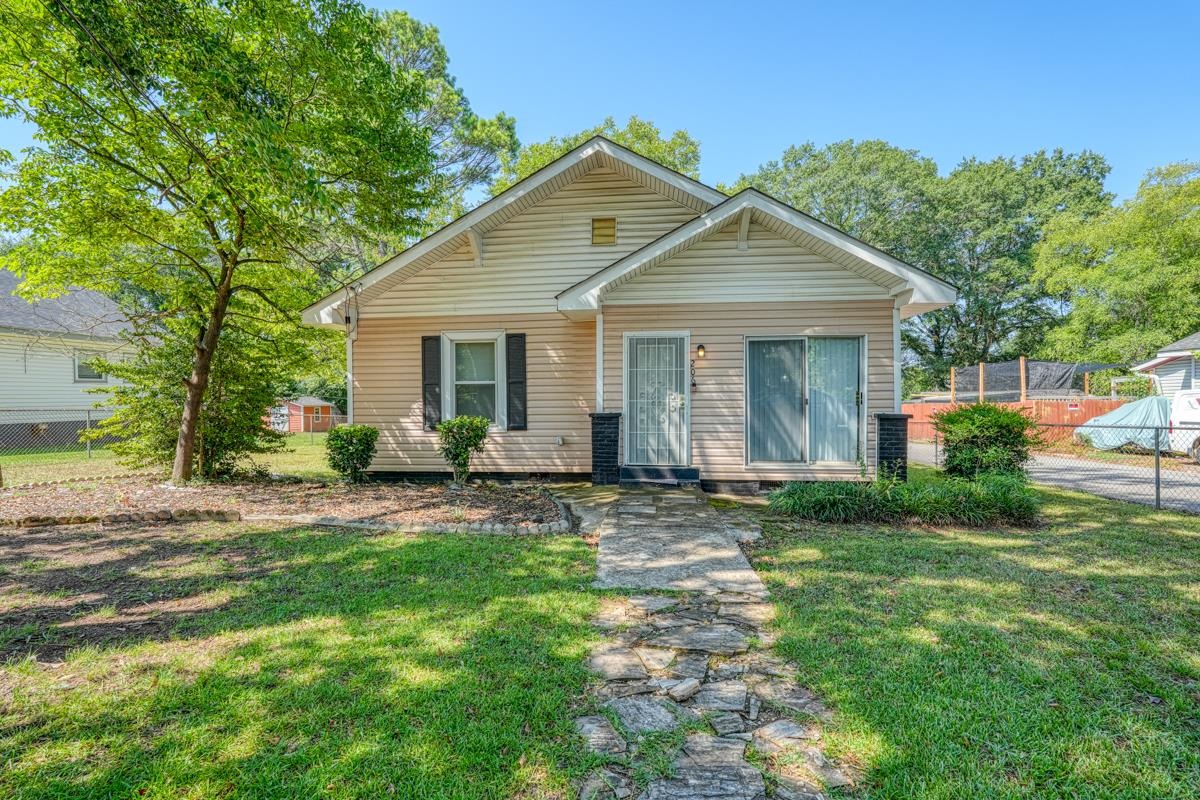 Hill St, Wellford, SC 29385