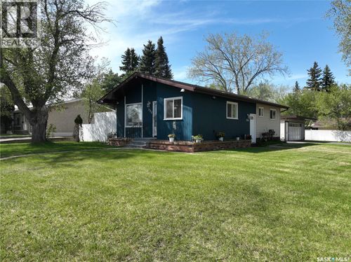 996 Bradshaw Pl, Prince Albert, SK, S6V2P4 | Card Image