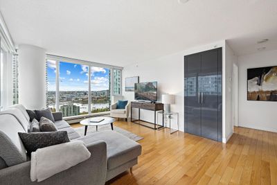 2302 - 1325 Rolston St, Condo with 2 bedrooms, 2 bathrooms and 1 parking in Vancouver BC | Image 2