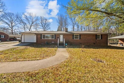 1012 Redding Rd, Asheboro, NC, 27203-6606 | Card Image