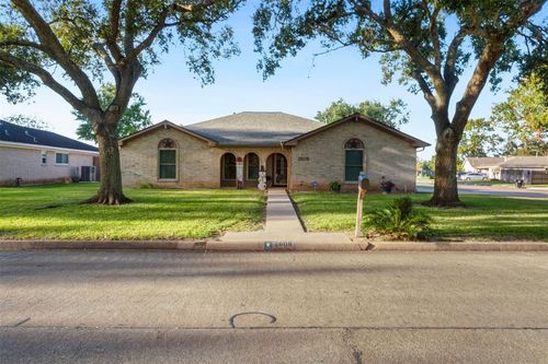 2609 Parrott Ave, Rosenberg, TX, 77471-4552 | Card Image