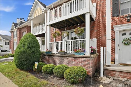e-960 Hopkins Rd, Amherst, NY, 14221-8318 | Card Image