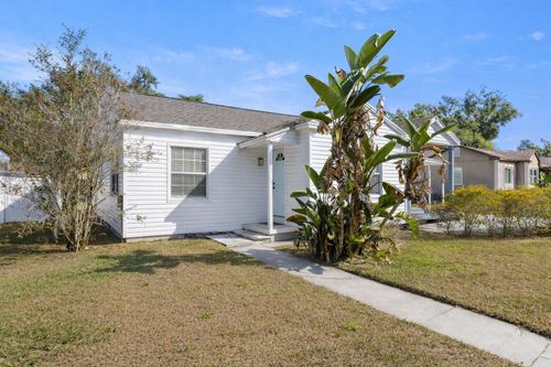 911 W Candlewood Ave, TAMPA, FL, 33603-1701 | Card Image