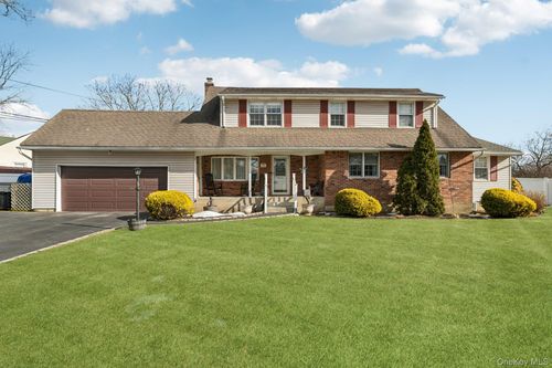 2846 Morgan Dr, Wantagh, NY, 11793-1722 | Card Image