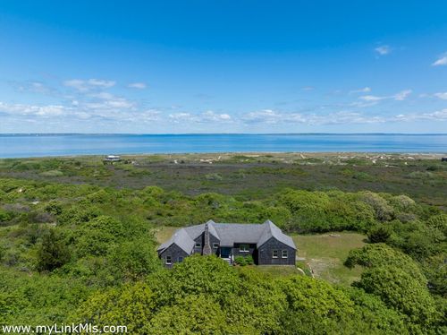 370 Lighthouse Rd, Aquinnah, MA, 02535-1376 | Card Image