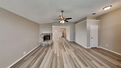 7328 Royal Oak Drive, House other with 3 bedrooms, 2 bathrooms and null parking in Benbrook TX | Image 3