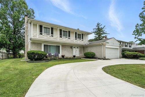 22679 Bell Brook St, Southfield, MI, 48034-5149 | Card Image