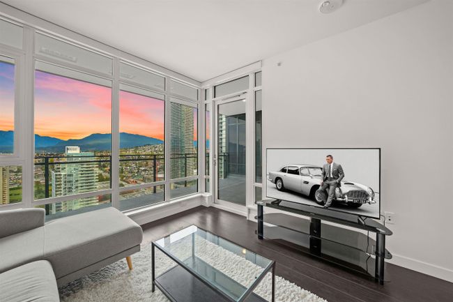 3103 - 2085 Skyline Court, Condo with 1 bedrooms, 1 bathrooms and 1 parking in Burnaby BC | Image 2